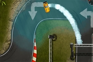 Gul bil drifter rundt en skarp sving på en asfaltert racerbane med piler som viser retningen