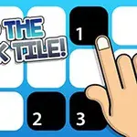 Animasjon av en hånd som peker på en sort flis blant hvite fliser med teksten TAP THE BLACK TILE!