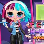 En karakter med tofarget hår og fargerike klær står på en scene med en mikrofon, omgitt av ordene Tic Toc K-Pop #Fashion