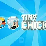 Tegneseriefigurer til venstre og høyre for teksten TINY CHICK på en blåstrålet bakgrunn