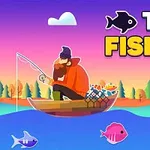 En mann med skjegg sitter i en båt og fisker på en innsjø, med fargerike fisker under vann og en skog i bakgrunnen