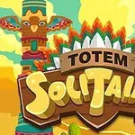Totem med fargerike fjær og teksten Totem Solitaire mot en lys gul bakgrunn