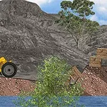 En gul traktor kjører opp en skråning ved siden av vann, med bakgrunn av fjell og trær