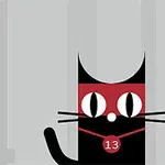 En stilisert svart katt med store øyne og et rødt halsbånd med tallet 13 mot en grå bakgrunn