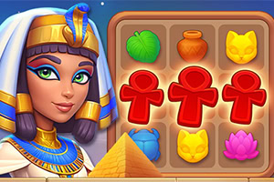 Kvinne med egyptiske hodeplagg ved siden av et brettspill med fargerike egyptiske symboler
